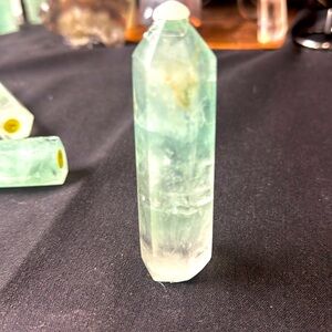 129 gNatural Green Fluorite Quartz Crystal wand point oblisk healing